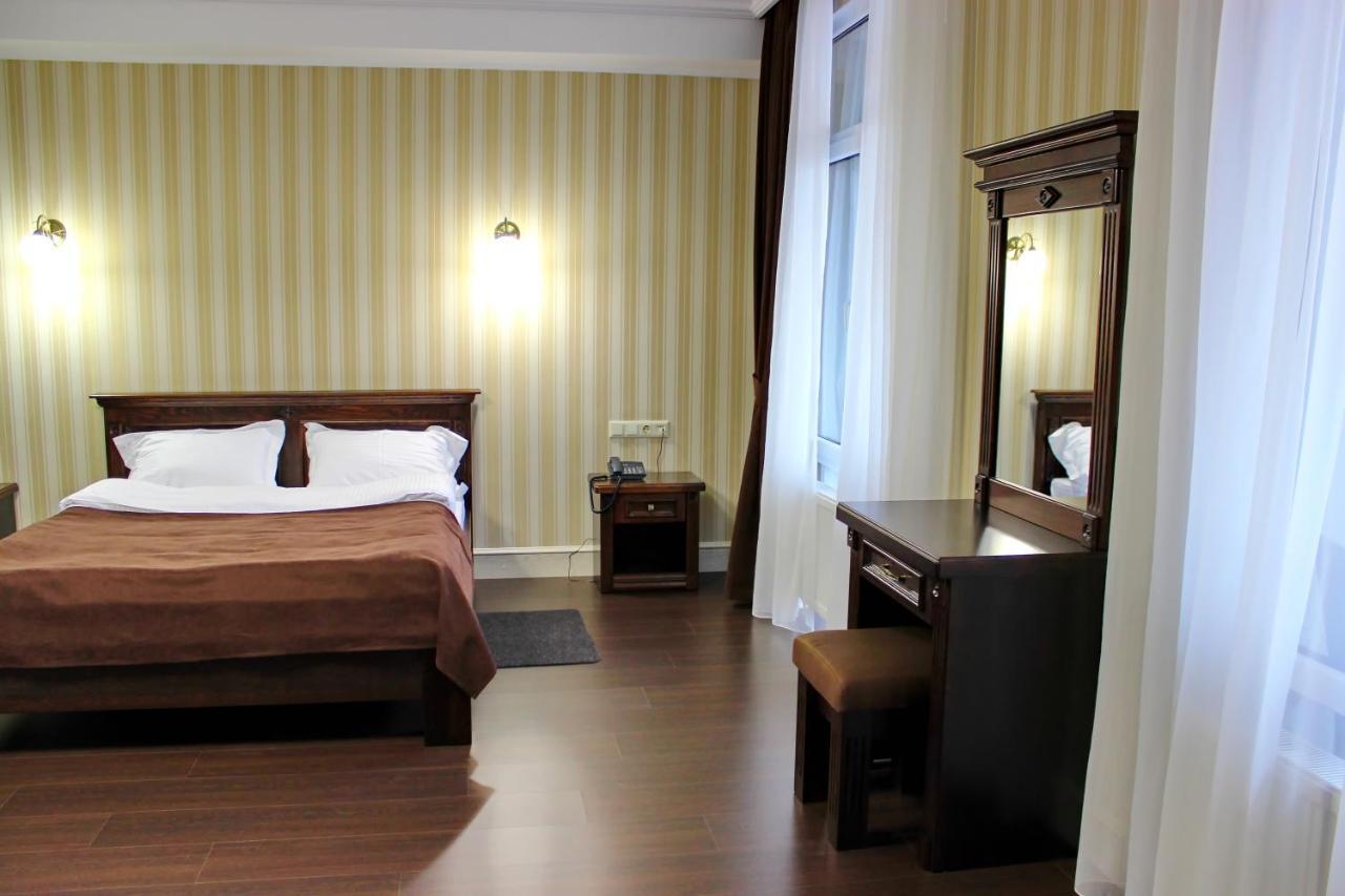 Georg Park Hotel Tarashany Extérieur photo