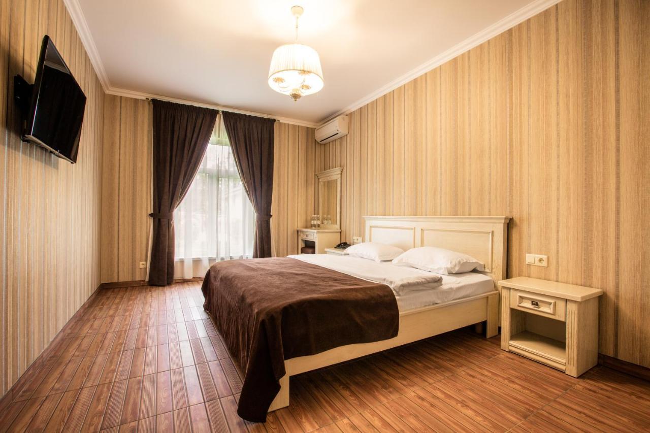Georg Park Hotel Tarashany Extérieur photo
