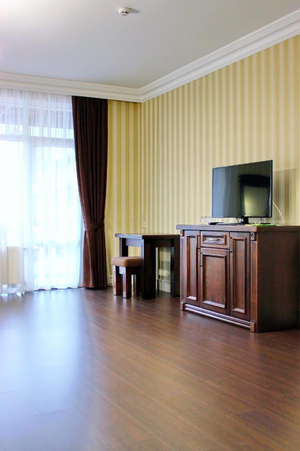 Georg Park Hotel Tarashany Extérieur photo