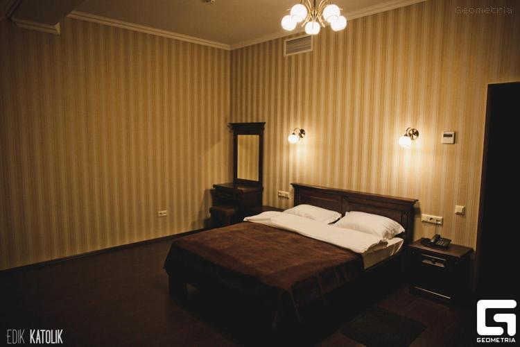 Georg Park Hotel Tarashany Extérieur photo