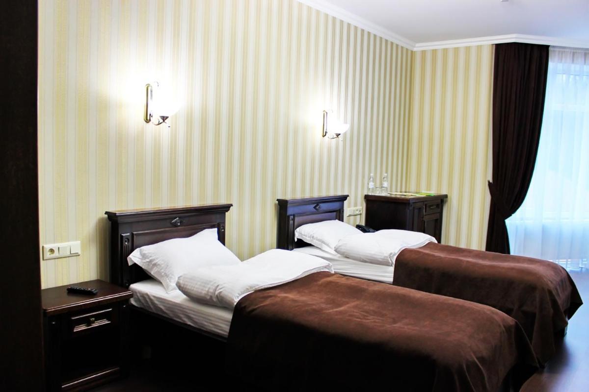Georg Park Hotel Tarashany Extérieur photo